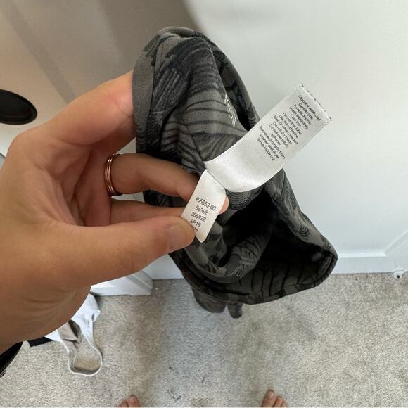 Athleta Salutation Stash Pocket Zuma 7/8 Length Leggings Size XXS - Picture 8 of 9